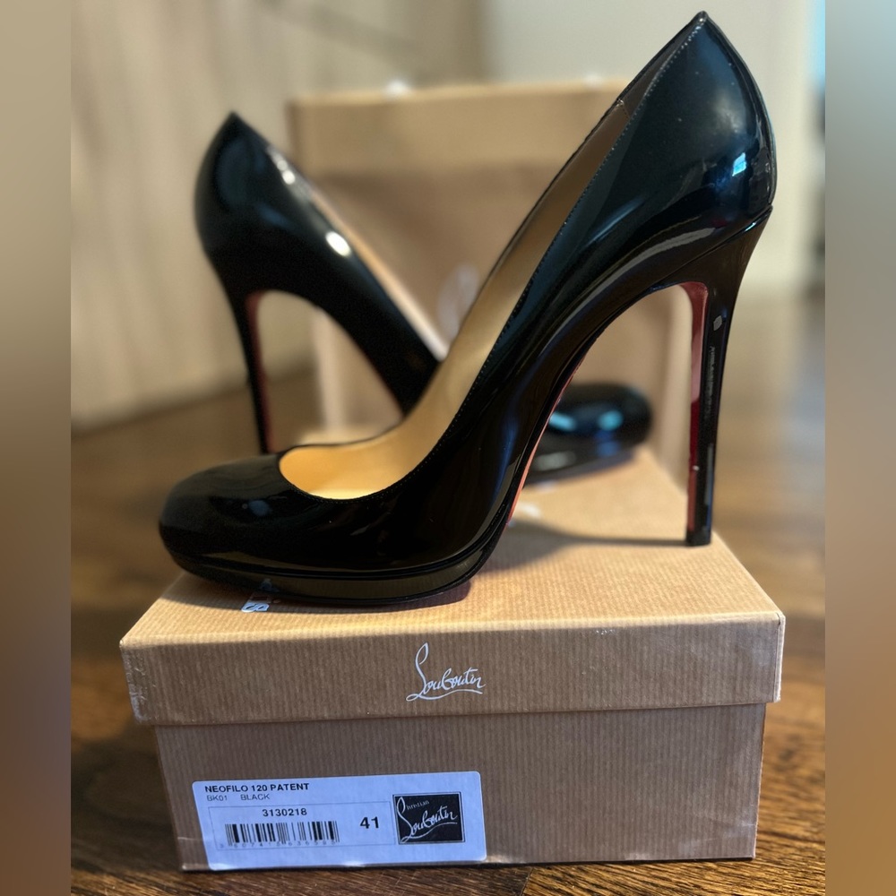 EUC Christian Louboutin NEOFILO 120 Patent Leather Pumps (41)